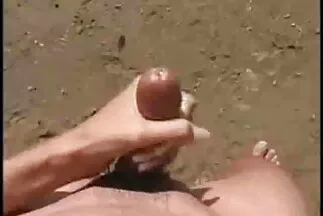 الفرخ الخصب يستمني بلعبة احلى فيلم سكس مصرى الجنس..