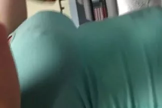 يعطي مقيت والدتها المال دون أي مشاكل احلى افلام سكس مصري ، ولكن على الفور يفتح لها الذبابة..