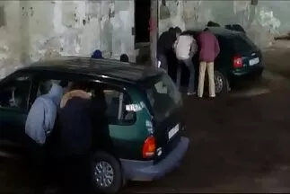 سكرتيرة لطيفة تمزق احلى افلام عربي سكس القميص على صدرها الخصب أمام رئيسها..