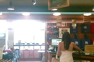 يضع أخته الشاحبة على احلى بنات عربيات سكس الديك ويملأها بالمايونيز..