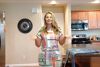 بعد مشاجرة مع صديقته ، يثير مع صديقتها ، التي احلى بنات سكس عربي خلفها..