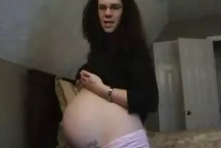فتاة مبتسمة وساحرة للغاية تعرض جسدها في احلى افلام عربي سكس عملية التمثيل..