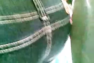 تثبيت كاميرا احلى فيلم سكس عربي في الحمام وفي غرفة الأخت وترتفع عن جسدها البارد..